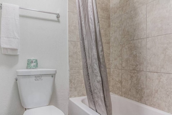 Foto van 1 kingsize bed | Rookvrij - Vakantiehuis in Texarkana TX - Facilities