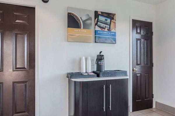 Foto van 1 kingsize bed | Rookvrij - Vakantiehuis in Texarkana TX - FloorPlan