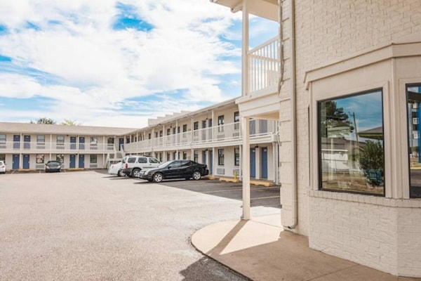 Foto van 1 kingsize bed | Rookvrij - Vakantiehuis in Texarkana TX - ExteriorSummer