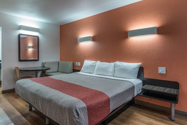 Foto van 1 kingsize bed | Roken toegestaan - Vakantiehuis in Texarkana TX - Facilities