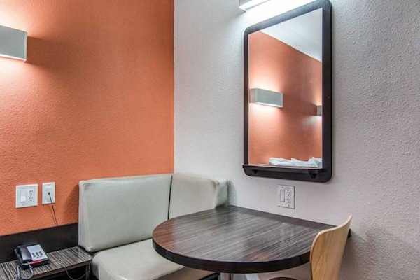 Foto van 2 tweepersoonsbedden | Roken toegestaan - Vakantiehuis in Texarkana TX - BedRoom