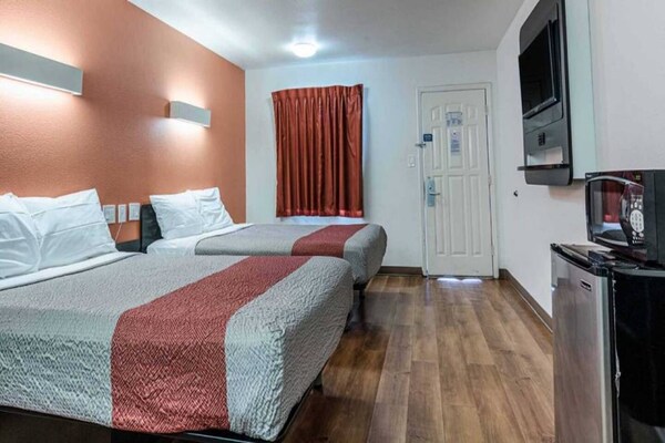 Foto van 2 tweepersoonsbedden | Roken toegestaan - Vakantiehuis in Texarkana TX - BedRoom