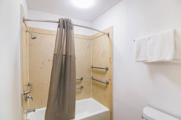 Foto van 2 tweepersoonsbedden (queensize) |, Keuken - Vakantiehuis in Tyler TX - BedRoom