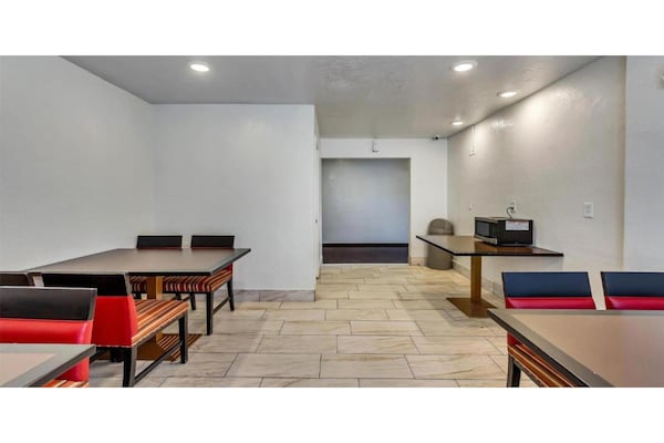 Foto van 2 tweepersoonsbedden | Niet-roken, koelkast - Vakantiehuis in Ogden - DiningRoom