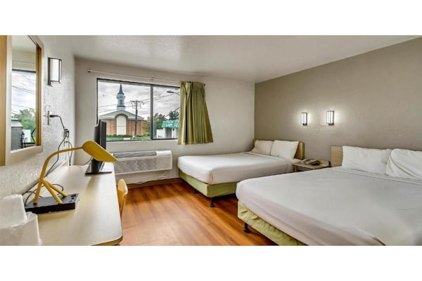 Foto van 2 tweepersoonsbedden | Niet-roken, koelkast - Vakantiehuis in Ogden - BedRoom