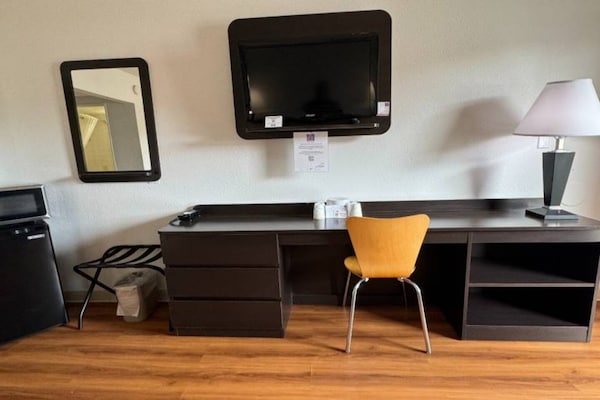 Foto van 2 tweepersoonsbedden (queensize) | Niet-roken, koelkast (Micfridge) - Facilities