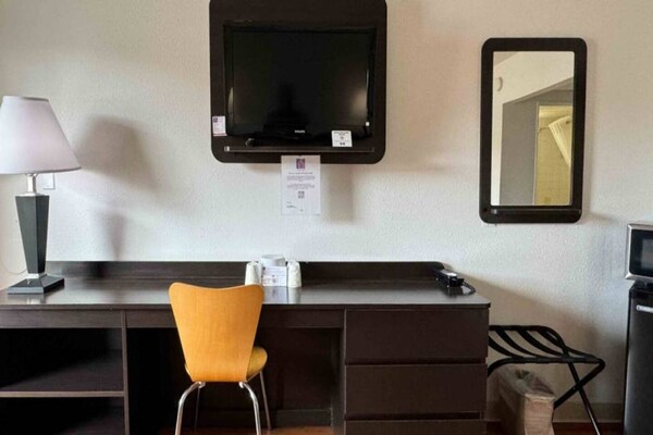 Foto van 2 tweepersoonsbedden (queensize) | Niet-roken, koelkast (Micfridge) - Facilities