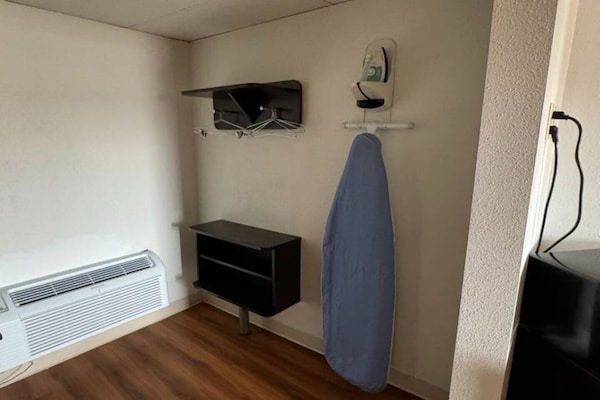 Foto van 2 tweepersoonsbedden (queensize) | Niet-roken, koelkast (Micfridge) - Facilities