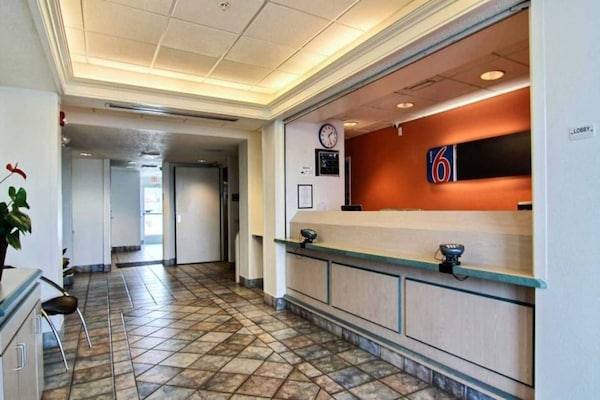 Foto van 1 tweepersoonsbed (queensize) | Roken mogelijk - Vakantiehuis in Albuquerque NM - FloorPlan