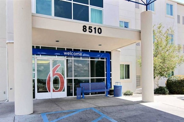 Foto van 2 tweepersoonsbedden | Micfridge - Vakantiehuis in Albuquerque NM - ExteriorSummer