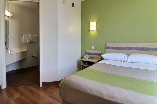 Foto van 1 kingsize bed | Micfridge - Vakantiehuis in Albuquerque NM - BedRoom