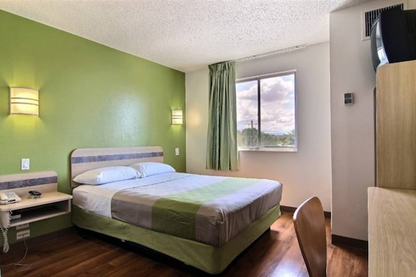 Foto van 1 tweepersoonsbed (queensize) | Douche conform ADA/RI-normen - BedRoom