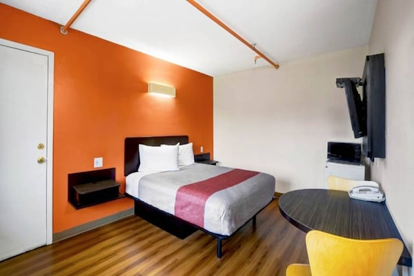 Foto van 1 kingsize bed | Roken toegestaan, koelkast aanwezig - BedRoom