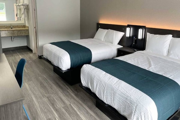 Foto van 2 tweepersoonsbedden | Niet-roken, Keuken - Vakantiehuis in West Columbia - BedRoom
