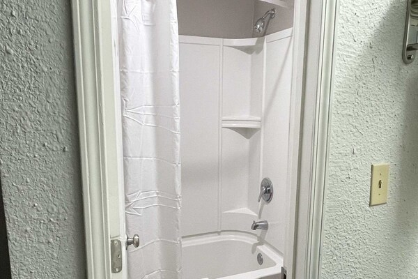 Foto van 2 tweepersoonsbedden | Niet-roken, Keuken - Vakantiehuis in West Columbia - BathRoom
