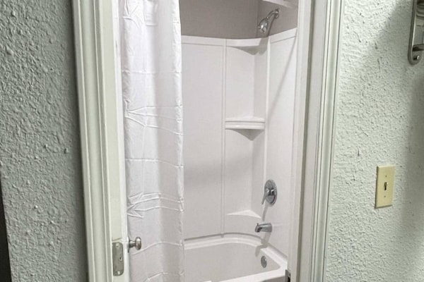 Foto van 2 tweepersoonsbedden | Niet-roken, Keuken - Vakantiehuis in West Columbia - BathRoom