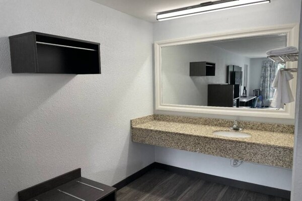 Foto van 2 tweepersoonsbedden | Roken toegestaan, Keuken - Vakantiehuis in West Columbia - Facilities
