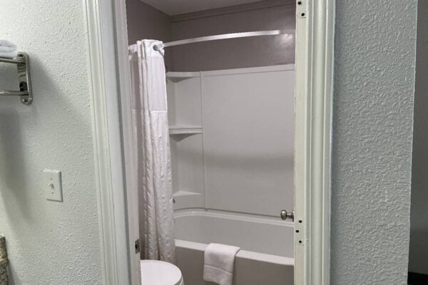 Foto van 2 tweepersoonsbedden | Roken toegestaan, Keuken - Vakantiehuis in West Columbia - Facilities