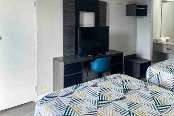 Foto van 2 tweepersoonsbedden (queensize) | Rookvrij - Vakantiehuis in Lugoff - BedRoom