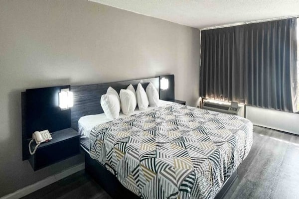 Foto van 1 kingsize bed | Roken toegestaan, koelkast aanwezig - BedRoom