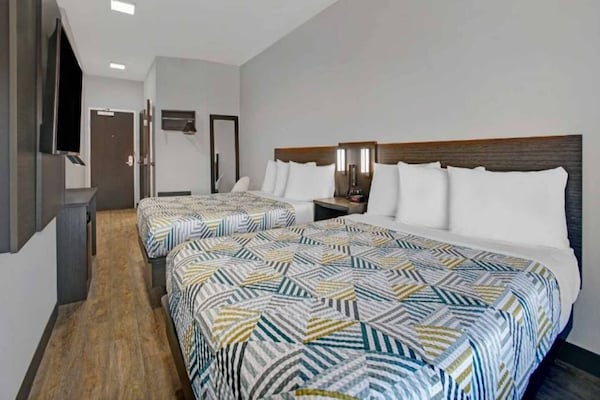 Foto van 2 tweepersoonsbedden | Nsmk, keuken - Vakantiehuis in Monahans - BedRoom