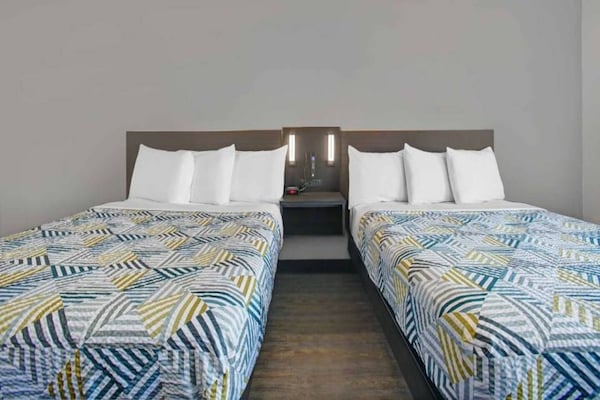 Foto van 2 tweepersoonsbedden | Nsmk, keuken - Vakantiehuis in Monahans - BedRoom
