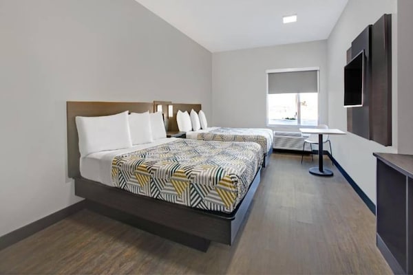 Foto van 2 tweepersoonsbedden | Nsmk, keuken - Vakantiehuis in Monahans - BedRoom