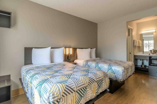 Foto van 2 tweepersoonsbedden | Rookvrij, Keuken - Vakantiehuis in Hayward - BedRoom