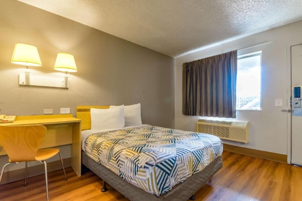 Foto van 1 tweepersoonsbed | Toegankelijk voor mindervaliden/bad - BedRoom