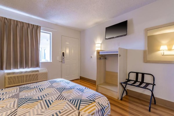 Foto van 1 tweepersoonsbed | Toegankelijk voor mindervaliden/bad - BedRoom