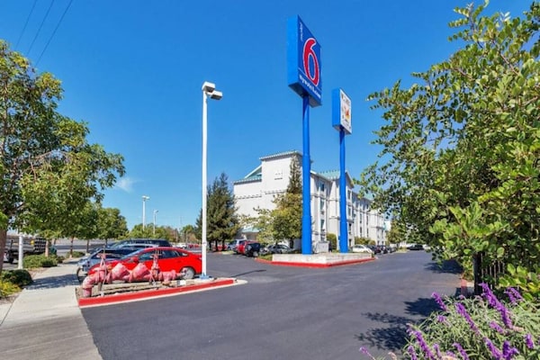 Foto van 2 tweepersoonsbedden | Redwood City - Vakantiehuis in Belmont - Facilities