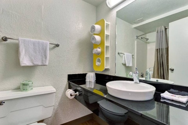 Foto van 2 tweepersoonsbedden | Redwood City - Vakantiehuis in Belmont - BedRoom