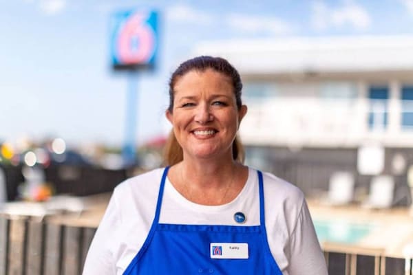 Foto van 1 tweepersoonsbed | Rolstoeltoegankelijk bad (Nsmk), Koelkast - Facilities