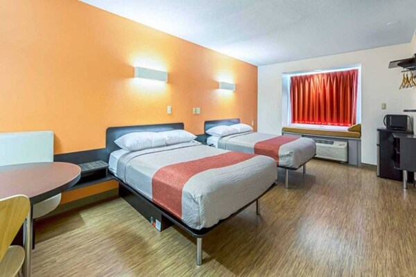 Foto van 2 tweepersoonsbedden (queensize) | Rookvrij - Vakantiehuis in Indianapolis IN - BedRoom