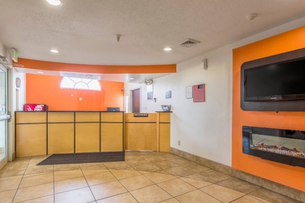 Foto van 2 tweepersoonsbedden (queensize) | Rookvrij - Vakantiehuis in Indianapolis IN - ExteriorSummer
