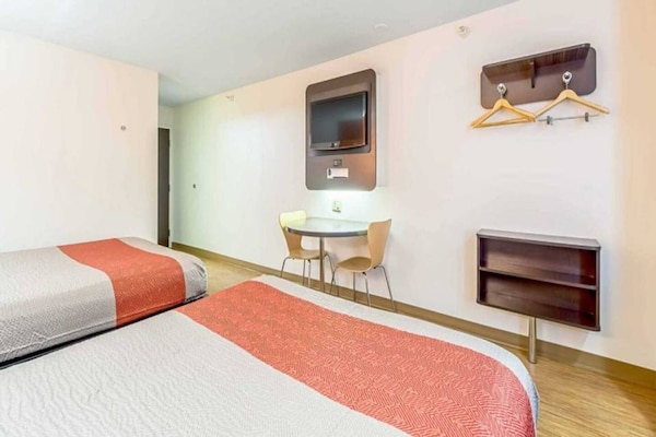 Foto van 2 tweepersoonsbedden (queensize) | Rookvrij - Vakantiehuis in Indianapolis IN - BedRoom