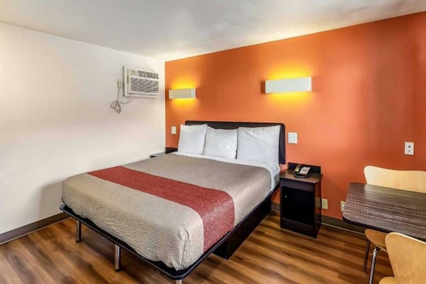 Foto van 1 kingsize bed | Roken toegestaan - Vakantiehuis in ELIZABETH - BedRoom