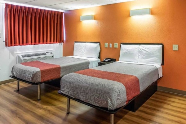 Foto van 4 tweepersoonsbedden | Niet-roken, koelkast - Vakantiehuis in ELIZABETH - BedRoom