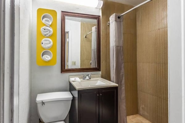 Foto van 2 tweepersoonsbedden | Roken toegestaan - Vakantiehuis in ELIZABETH - BedRoom