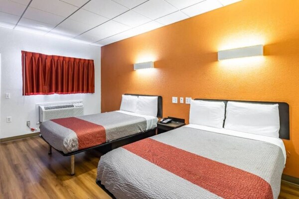 Foto van 2 tweepersoonsbedden | Roken toegestaan - Vakantiehuis in ELIZABETH - BedRoom