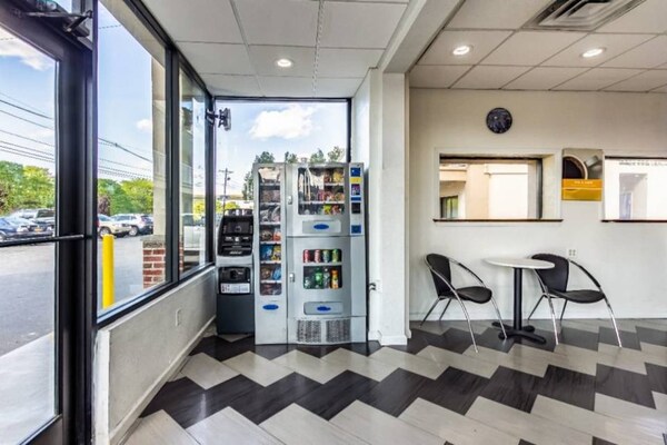 Foto van 2 tweepersoonsbedden | Roken toegestaan - Vakantiehuis in ELIZABETH - FloorPlan
