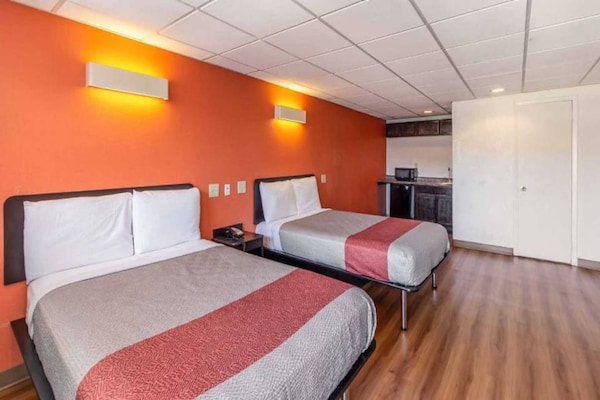Foto van 2 tweepersoonsbedden | Rookvrij - Vakantiehuis in ELIZABETH - BedRoom
