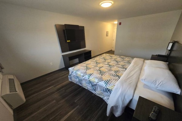 Foto van 1 King Bed | Ns | Bubbelbad - Vakantiehuis in East Windsor - BedRoom