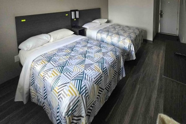 Foto van 2 tweepersoonsbedden | Rookvrij - Vakantiehuis in East Windsor - Facilities