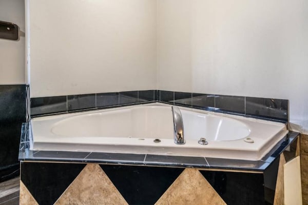 Foto van 1 tweepersoonsbed | Roken toegestaan - Vakantiehuis in Toms River - BathRoom
