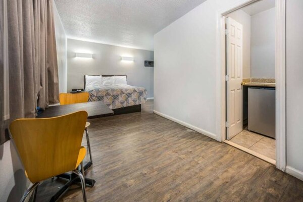 Foto van 2 tweepersoonsbedden | Rookvrij - Vakantiehuis in Toms River - BedRoom