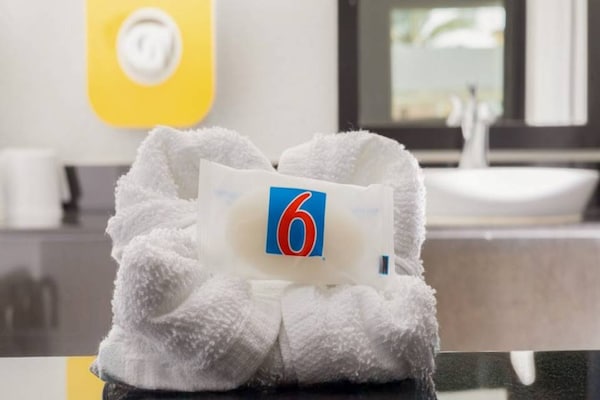 Foto van 1 tweepersoonsbed (queensize) | Rookvrij, minikoelkast - BathRoom