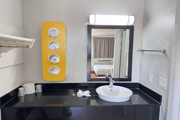 Foto van 1 tweepersoonsbed (queensize) | Rookvrij, minikoelkast - Facilities