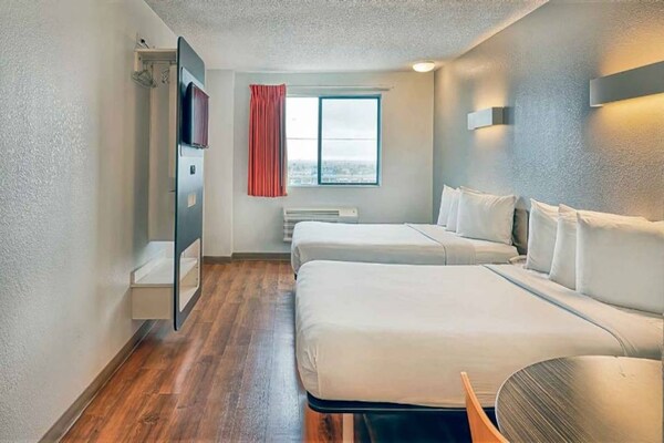 Foto van 2 queensize bedden | Inglewood - Vakantiehuis in Inglewood - BedRoom