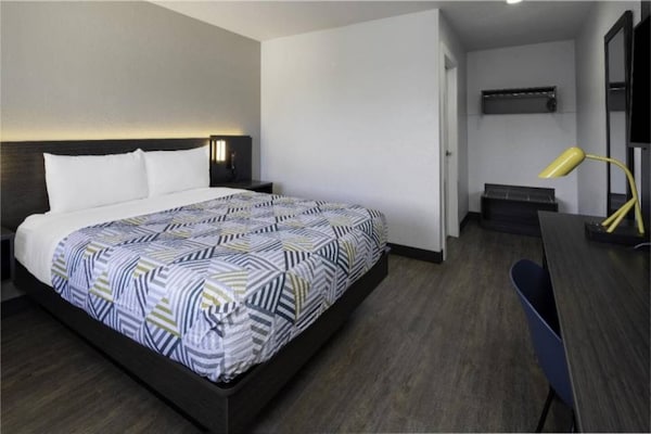 Foto van 1 tweepersoonsbed (queensize) | Minikoelkast - Vakantiehuis in Fontana - Facilities